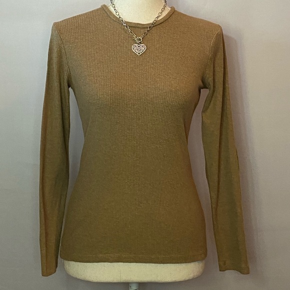 Tops/T-Shirts/Tanks👚 - 2 for $15 or 3 for $20 (Mix & Match) - Picture 1 of 5